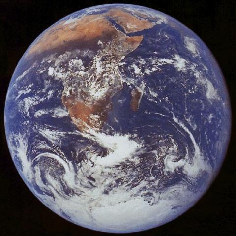 apollo17 earth.jpg