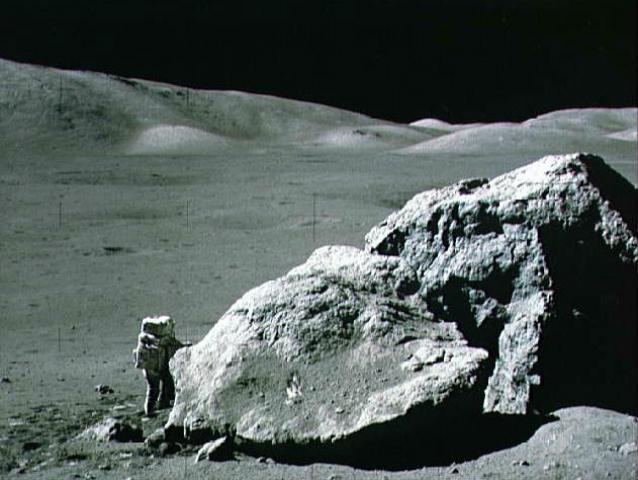 apollo17 schmitt boulder.jpg